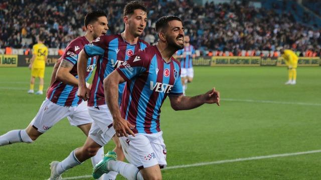 MAÇ SONUCU: Trabzonspor, Umut Bozok ile nefes aldı! Ankaragücü'nü 2 farklı geçtiler...