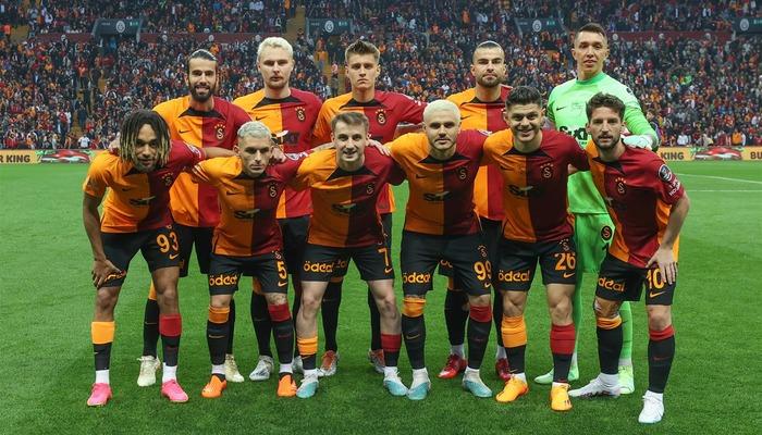Galatasaraylı yıldızın eşinden olay itiraf: 'Futbolu bırakmak istedi!'