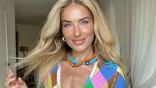 Burcu Esmersoy bikinisiyle teknede sere serpe uzandı fiziğiyle göz doldurdu! 