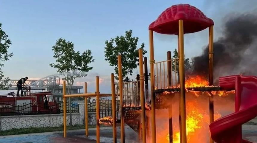 Şırnak'ta oyun parkında yangın çıktı