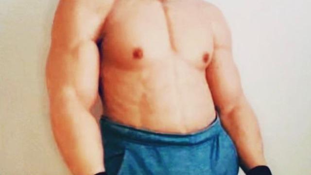 Cinsel organ boyutu herkesi şaşkına çeviriyor! “Penisim o kadar büyük ki dışarı bile çıkamıyorum”