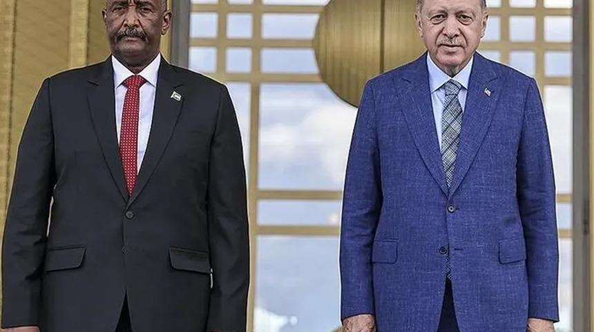 Cumhurbaşkanı Erdoğan ile Abdülfettah Abdurrahman el-Burhan arasında kritik görüşme! 'Müzakerelere ev sahipliği yapmaya hazırız' mesajı