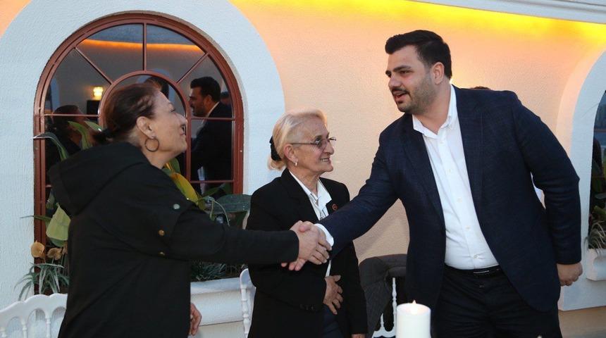 AK Parti'li İnan İzmir'de muhtarlarla bir araya geldi