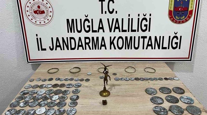 Marmaris şehir merkezinde Jandarma’dan tarihi eser operasyonu