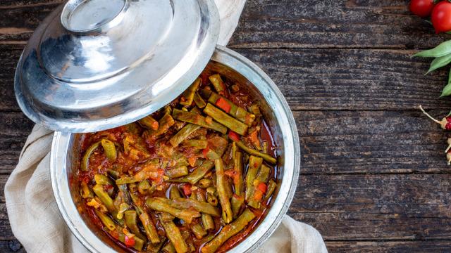 Lezzetiyle tatile çıkartan zeytinyağlı taze fasulye tarifi! Zeytinyağlı taze fasulye nasıl yapılır?