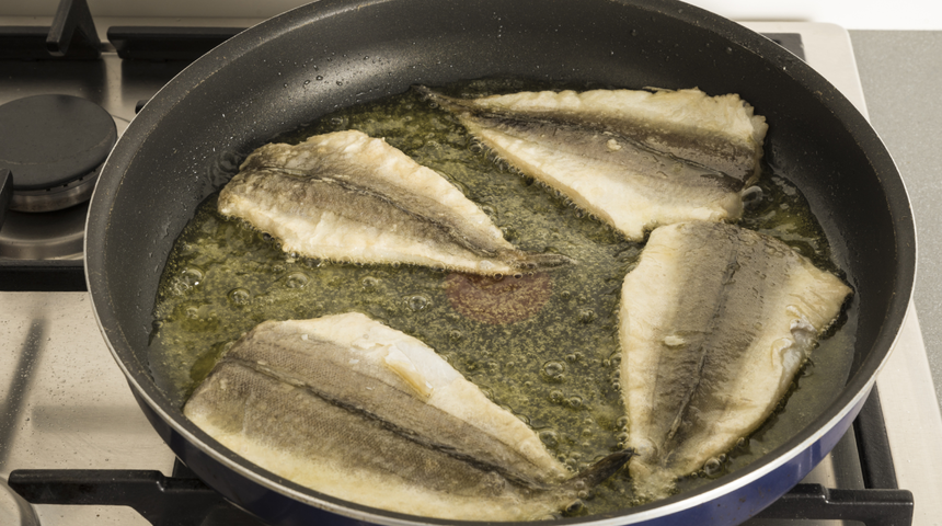 Balığın en lezzetli hali mezgit tava tarifi! Çıtır çıtır mezgit tava nasıl yapılır?