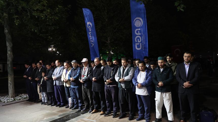 Ankara'da İsrail'in hava saldırılarında hayatını kaybeden 13 Filistinli için gıyabi cenaze namazı kılındı