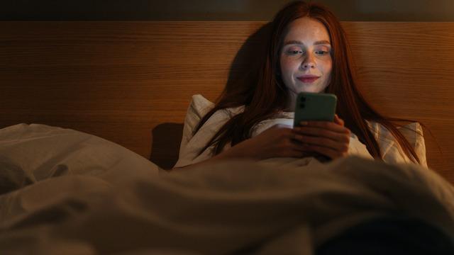 Uzaktaki sevgiliye iyi geceler mesajı örnekleri: Uzaktaki sevgiliye gönderilecek en anlamlı iyi geceler mesajı olarak ne yazılır?