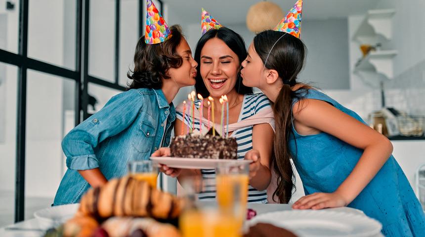 Anneye doğum günü mesajı örnekleri: Anneye gönderilecek en anlamlı, güzel ve duygusal doğum günü mesajı olarak ne yazılır?