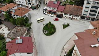 30 yıldır 4 yolun birbirine bağlandığı kavşakta bulunuyor, görenleri şaşırtıyor! Dilden dile dolaşan çarpıcı rivayet: Kepçe...