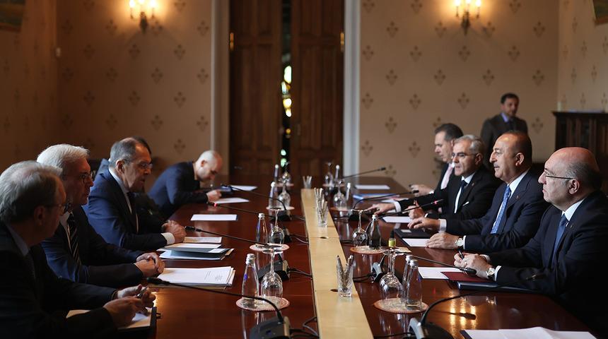 Moskova'daki kritik 4'lü zirve başladı! Bakan Çavuşoğlu mevkidaşlarıyla bir araya geldi