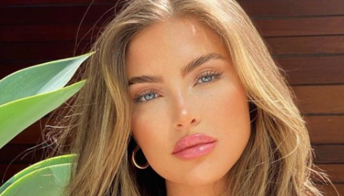 Altına hiçbir şey giymediği sanıldı! Sere serpe pozlarına tepki yağdı