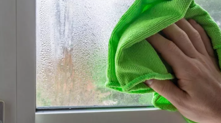 Camlarınızı uzun s&uuml;re silmenize gerek kalmayacak! Camda toz ve su lekesi tutmayan karışım