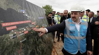 'Bursa, Ankara'ya en uzak şehir' tabirini hatırlattı... Bakan Varank '2 saat 15 dakika olacak' diyerek açıkladı