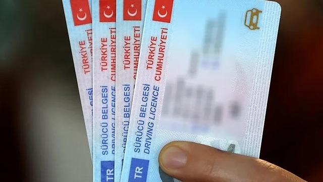 SON DAKİKA | Kimlik ve ehliyetlerde yeni dönem! Bakan Soylu 'Bir sürpriz yapıyoruz' deyip duyurdu