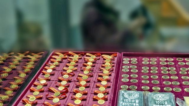 Gram altında şok eden düşüş sonrası yeni tahminler peş peşe geldi! ‘Yükseliş ertelendi, iptal edilmedi’ dediler… Yatırımcılara derin bir ‘oh’ çektiren açıklama