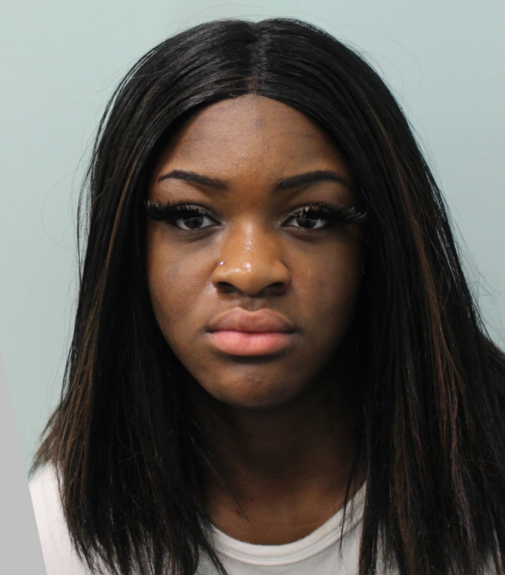 Aldattığını düşündüğü arkadaşına sosyal medya canlı yayınında böyle saldırdı! 18 kez bıçakladı, yetmedi kaynar su dolu çaydanlığı döktü G3