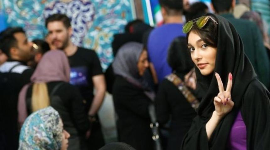 Tahran'da İslami kıyafet kurallarına uymayan kadınlar artık g&ouml;zaltına alınmayacak, eğitime g&ouml;nderilecek
