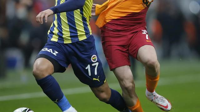 Galatasaray ve Fenerbahçe bir kez daha forvet transferinde karşı karşıya! Moussa Dembele için kıran kırana yarış...