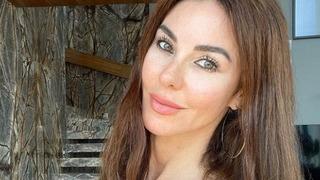 Transparan giyen Defne Samyeli göğüs dekolteli pozuyla nefes kesti