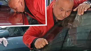 Yıllardır hastası! Ayakkabılarını çıkarıp biniyor, brandaları öperek açıyor: Hanım bulursun ama bu arabaları bulamazsın