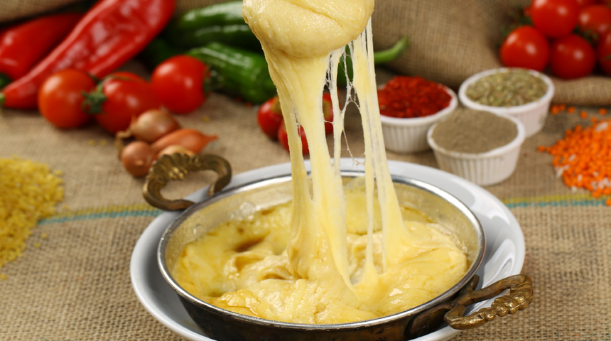 Uzayıp giden lezzet kuymak tarifi! Kuymak (Mıhlama) nasıl yapılır?
