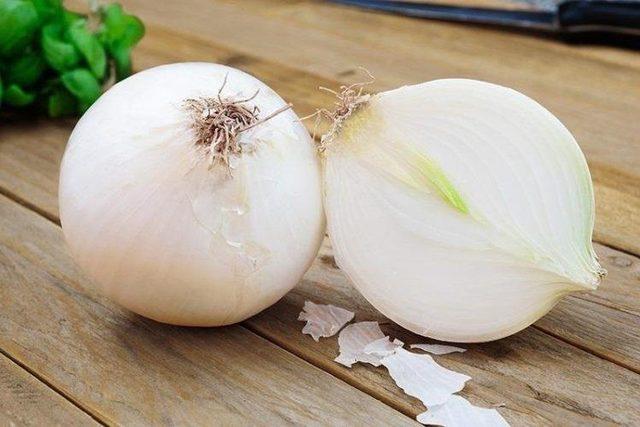 White-Onions-2-e1478730053494