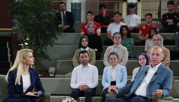 Cumhurbaşkanı Erdoğan gençlerin sorularını yanıtladı! 