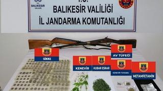 Balıkesir'de tarihi eser operasyonunda 3 kişi yakalandı