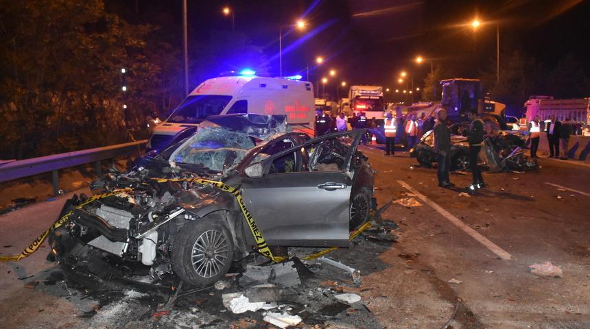Adana'da 7 kişinin öldüğü kaza sonrası yol yeniden trafiğe açıldı