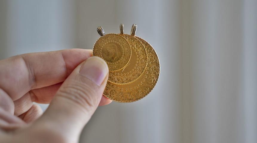 Cumhuriyet altını 10 bin liranın üzerine yükseldi! Altın fiyatları için dev bankadan tahmin: 2023 sonuna kadar o seviyeler geliyor…