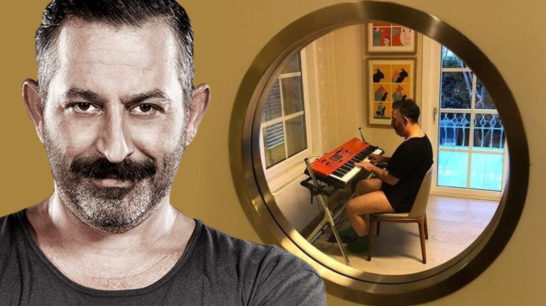 Cem Yılmaz'ın ev hali! Kral &ccedil;ıplak