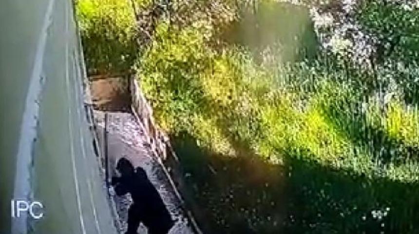 Boşanmak isteyen eşine ve ailesine kabusu yaşattı! 'Bizi yakmaya geldi'