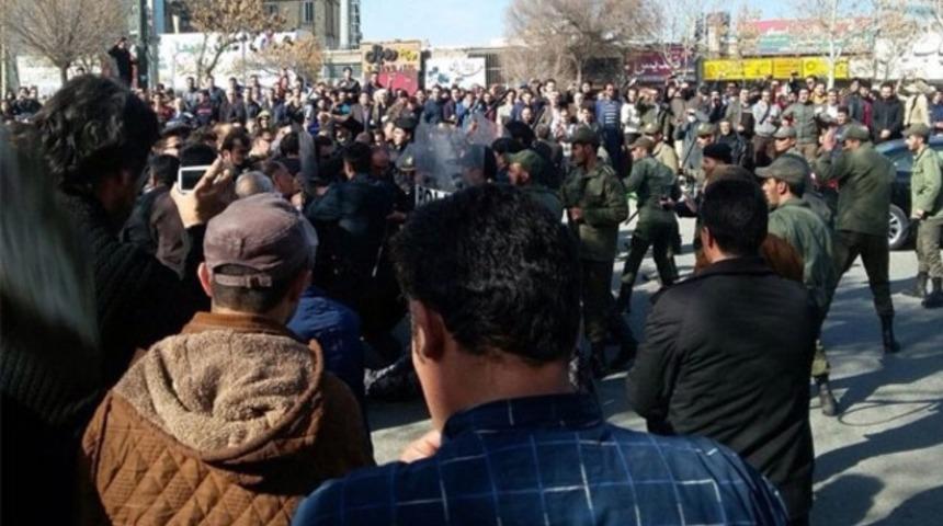 İran karıştı: Hayat pahalılığını protesto ediyorlar