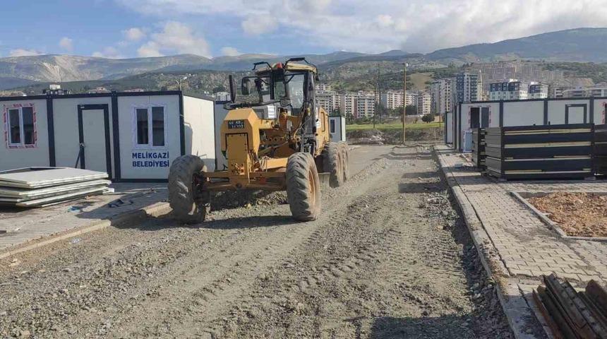 Melikgazi Depremzedelerin Yanında Olmaya Devam Ediyor