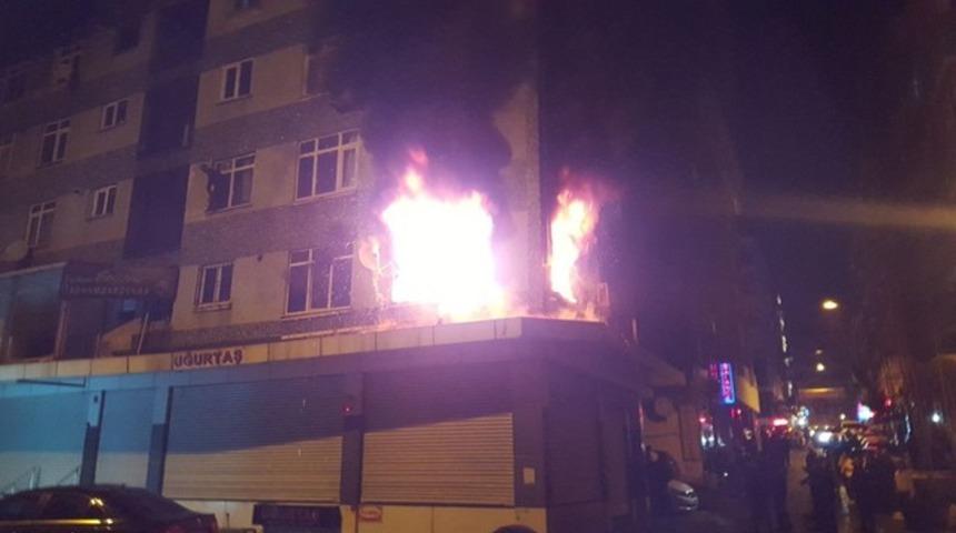 Yangın paniği! Camdan atladı