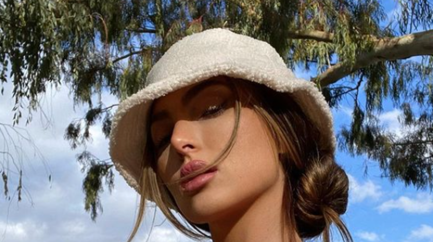 Sosyal medya fenomeni Julia Lynn Sandoval yine Instagram’ı alev alev yaktı! İç çamaşırı giymeyi tercih etmeyince gündem yarattı