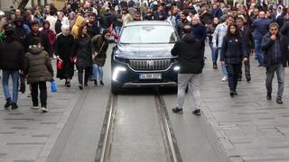 Türkiye'nin ilk elektrikli otomobili TOGG, Taksim Meydanı'nda