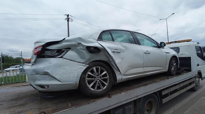 Feci kaza! Hatalı U dönüşüyle... 1’i çocuk 2 yaralı