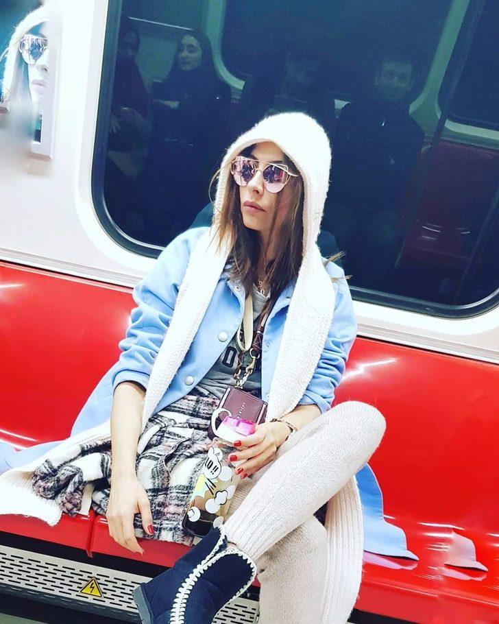 Ünlü şarkıcı metroda 'Trafik çok!' G5