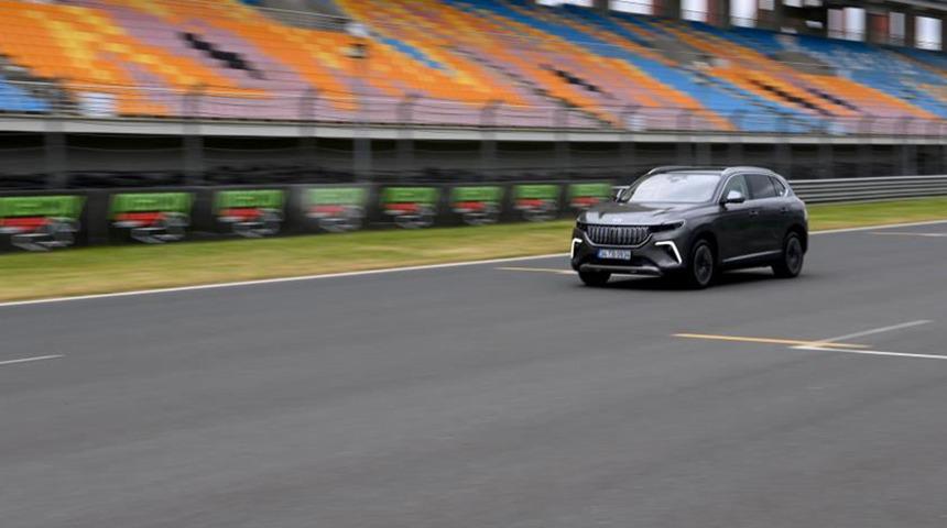 Togg, Formula pistine çıktı! 0'dan 100 kilometre hıza 7 saniyede ulaştı