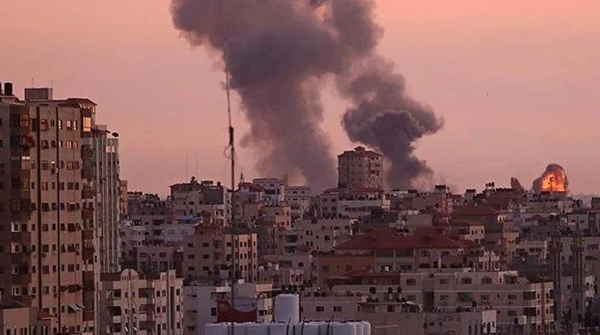İsrail savaş uçakları Gazze'yi vurdu!
