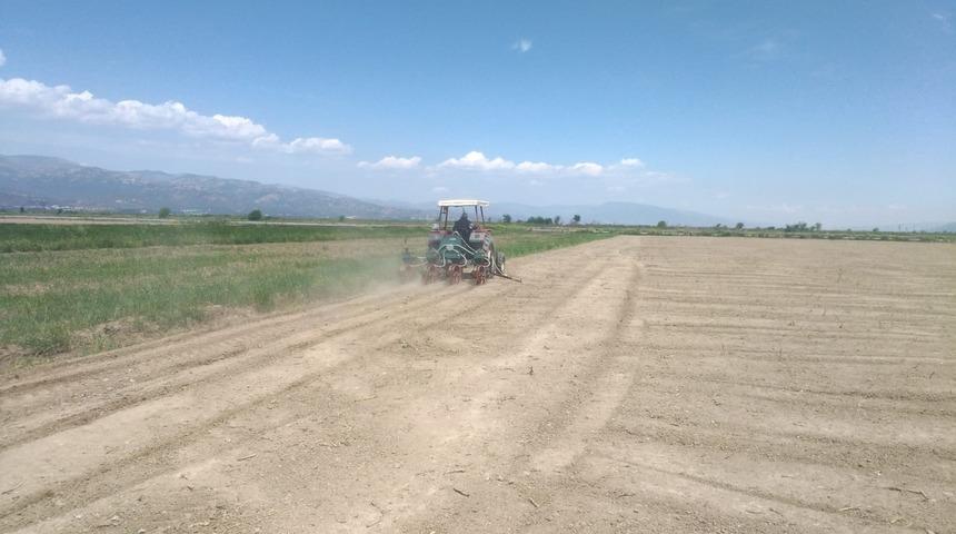 Son yağışlar yüzleri güldürdü ama... “Ben asıl o yıldan endişeliyim" diyerek açıkladı: "Aynı olursa çok büyük sıkıntılar bizi bekliyor"
