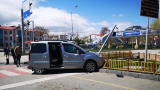 Oy kullanmaya giden çift kazada yaralandı