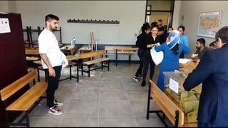 Oy kullanımı sırasında korkutan olay! 2 müşahit yaralandı