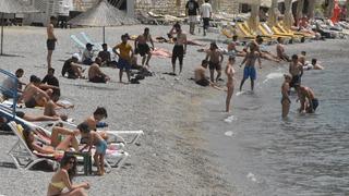 Oylarını kullanan vatandaşlar pikniğe ve plaja koştu