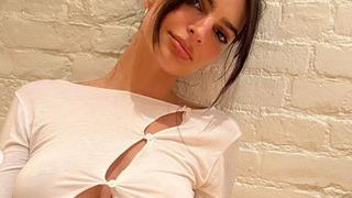 Emily Ratajkowski tangasıyla balkonda! Yine olay oldu