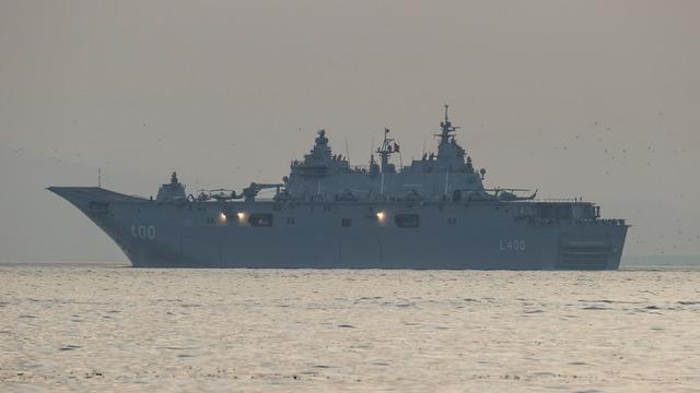 TCG Anadolu gemisi İzmir'den ayrıldı