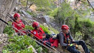 Mersin'de kayalıklardan düşen Rus uyruklu kişi kurtarıldı