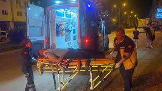 Adana'da şarampole devrilen otomobildeki iki kişi yaralandı